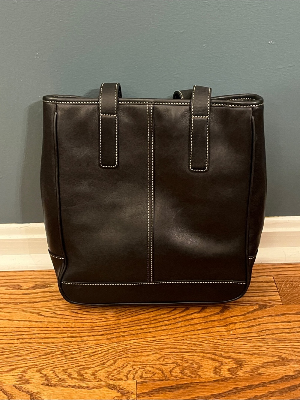 Vintage COACH Black Leather Hamptons Lunch Tote. (A3S-7776). - Picture 2 of 8